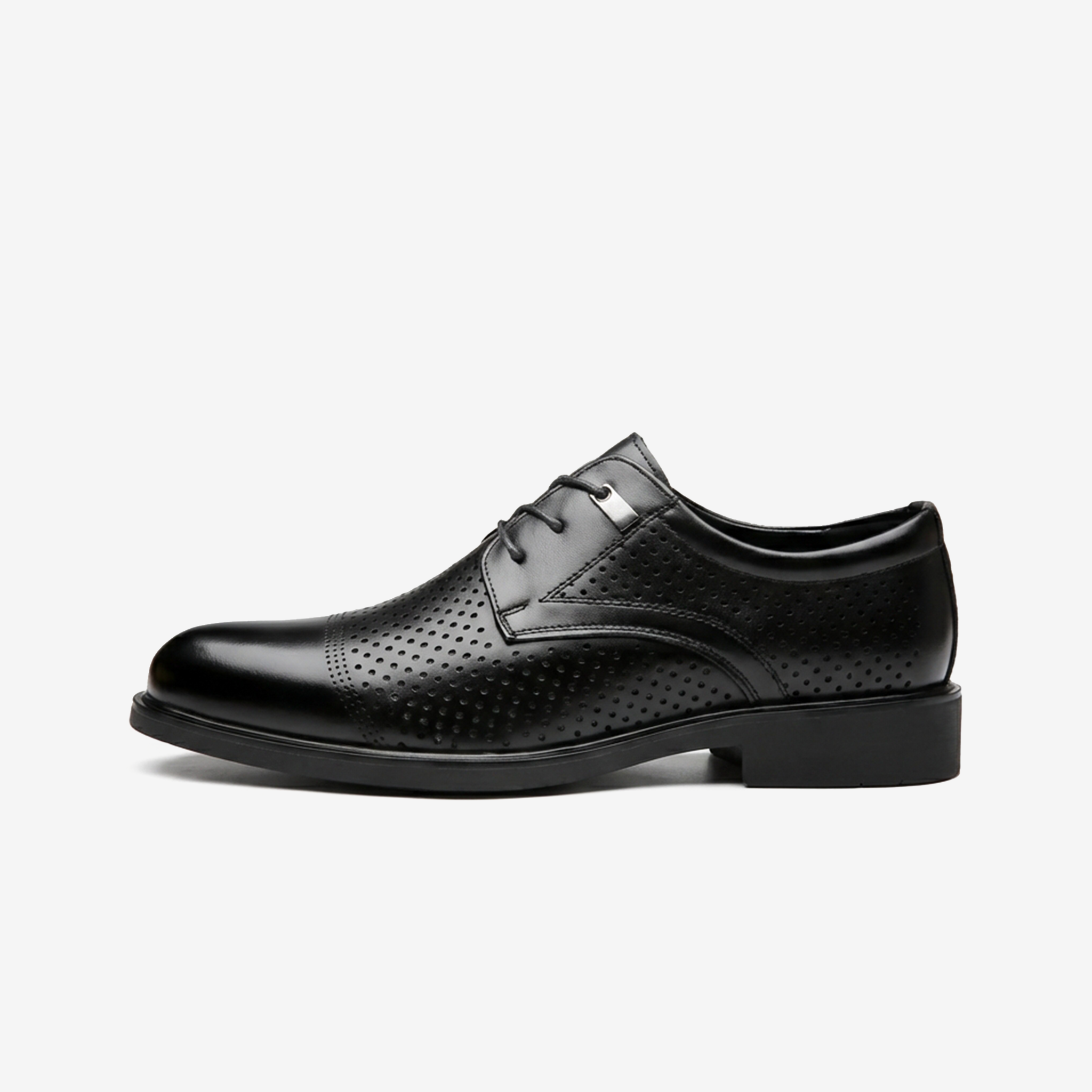 US10 (UK9) / Black-Perforated / 2.3